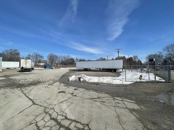 588 W 7th St, Peru, IN 46970